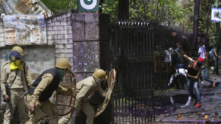 कुपवाड़ा में आतंकी हमला