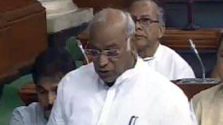 लोकसभा में हंगामा