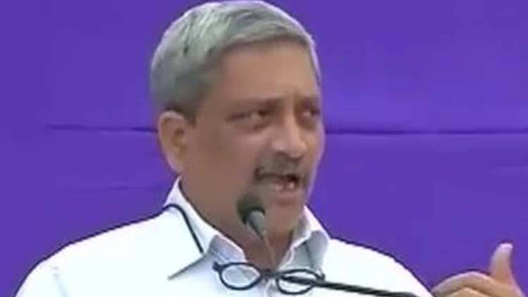 बड़ी खबरें: पर्रिकर ने दबाव में छोड़ा रक्षा मंत्री पद