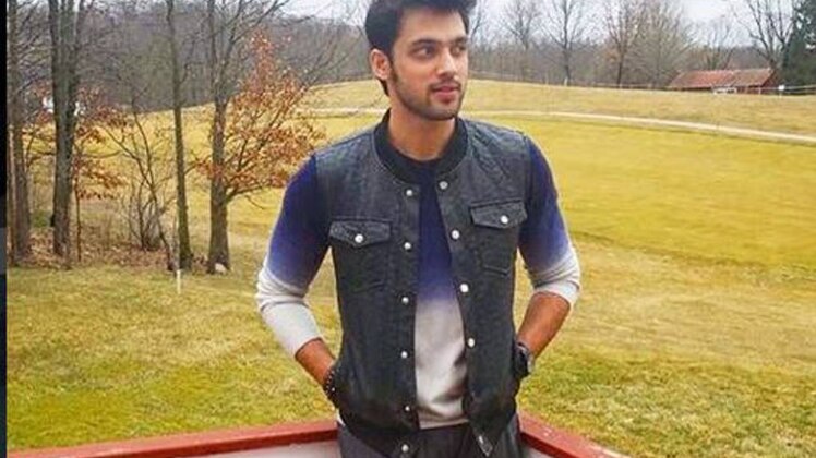 पार्थ समथान संग करें मुंबई दर्शन