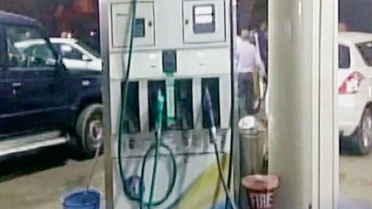 पेट्रोल की चोरी