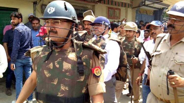 पुलिस ने सांसद राघव के अलावा दो सौ लोगों के खिलाफ मुकदमा दर्ज किया है