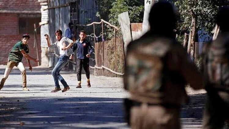 पत्थरबाजी