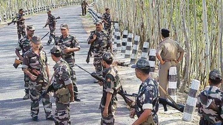सुकमा में नक्सलियों की तलाश में जवान