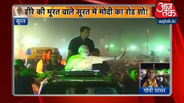 सूरत में पीएम मोदी का रोड शो