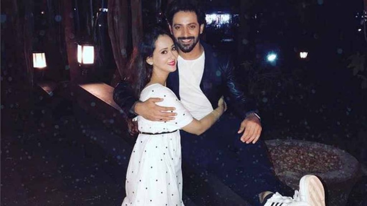 गुलाम के वीर को उनकी पत्नी ने दिया सरप्राइज