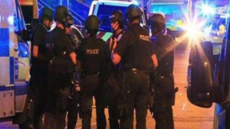 इंग्लैंड में धमाका