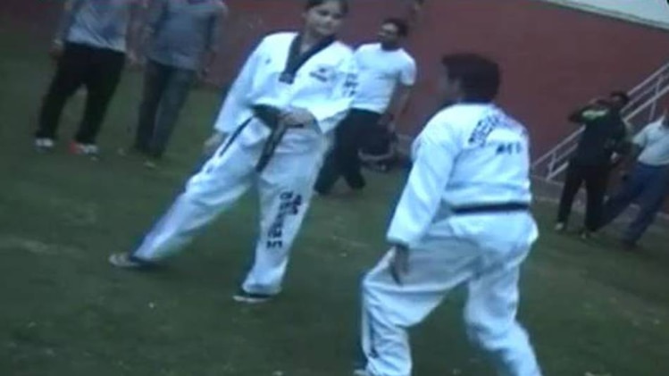 सेल्फ डिफेंस की ट्रेनिंग ले रहे AIIMS के डॉक्टर