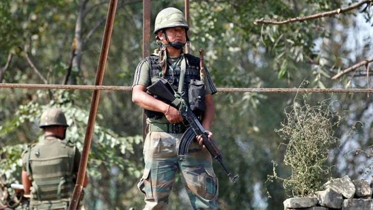 कश्मीर: सेना ने घुसपैठिए को किया ढेर
