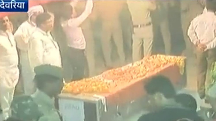 गुस्से में शहीद का परिवार