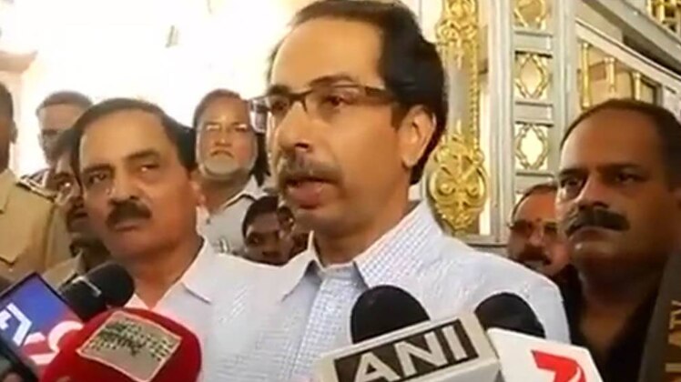 मंत्रियों के विदेशी टूर पर शिवसेना का हमला