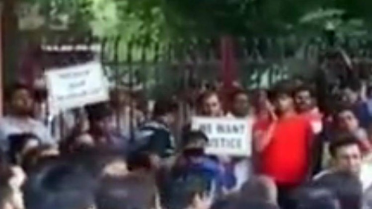 थाने का घेराव