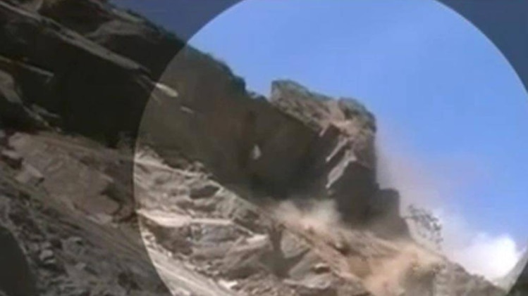 जब भूस्खलन से भरभराकर गिरा पहाड़