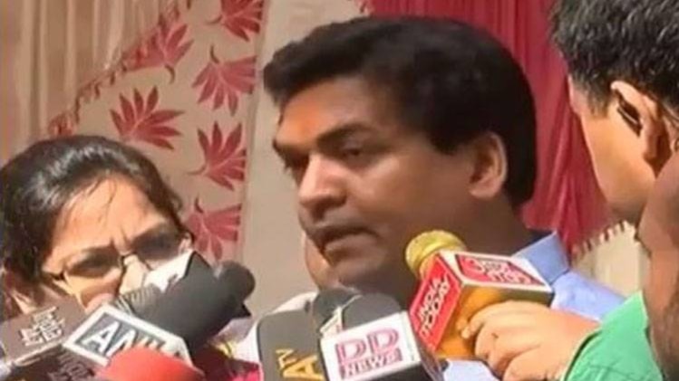 अनशन पर बैठे कपिल मिश्रा