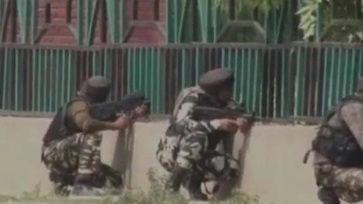 टॉप न्यूज: अनंतनाग में सेना के कैंप पर आतंकी हमला