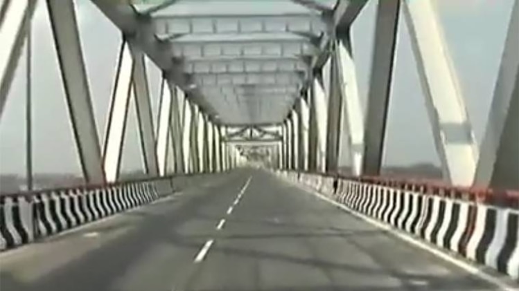 गंगा पर बने पुलों का उद्घाटन