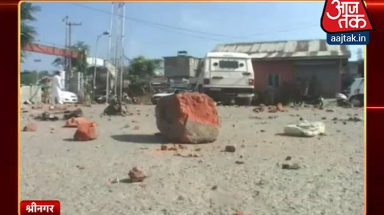 कश्मीर में पत्थरबाजी, जवान घायल