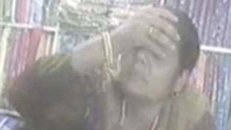 ब्यूटी पार्लर में छापा