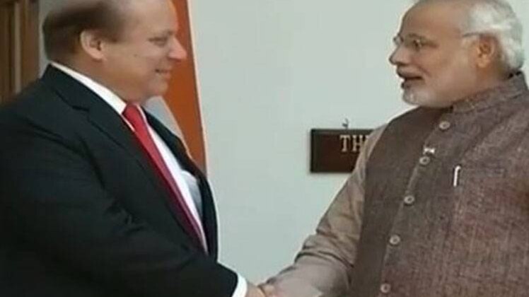 जब पीएम मोदी ने नवाज शरीफ से पूछा हालचाल