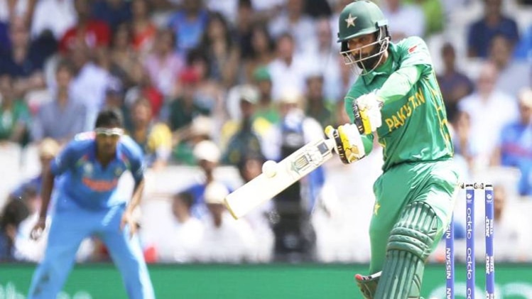 कोहली ने टॉस जीतकर पहले गेंदबाजी का फैसला किया