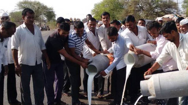 कर्जमाफी के लिए किसानों का सड़क पर संग्राम !