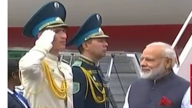 नॉनस्टॉप 100: फिर मिले पीएम मोदी और शरीफ