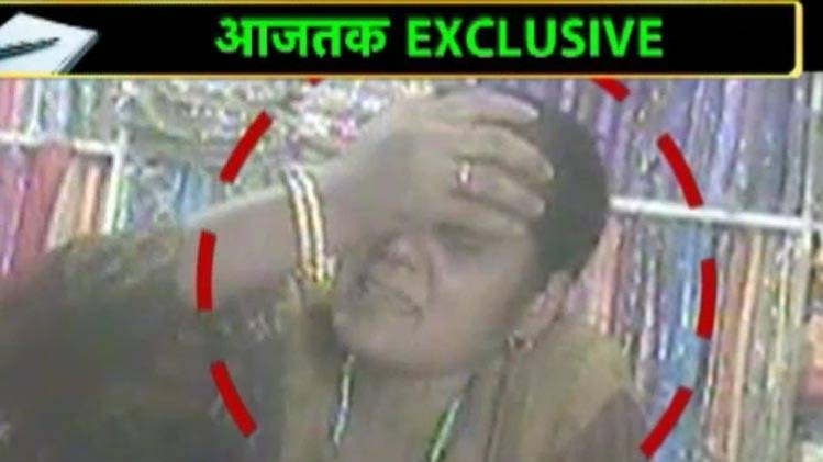 बिहार में पार्लर संचालिका ने जांचीं 12वीं की कॉपियां