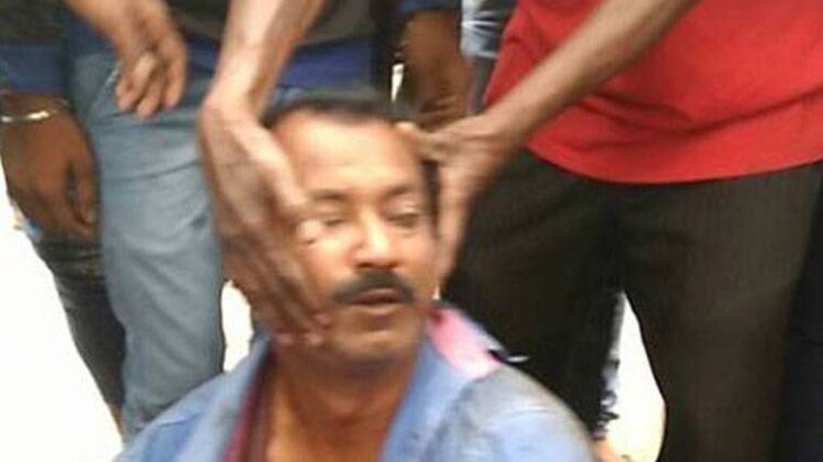 झारखंड में भीड़ ने पीट-पीट कर की हत्या