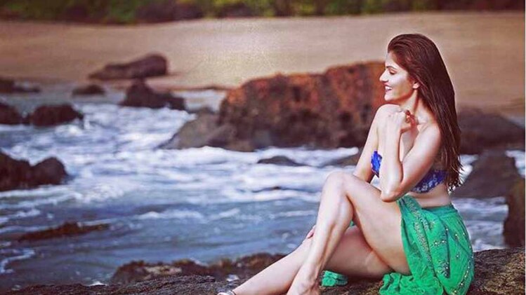 देखें, सेट पर सौम्या की मस्ती