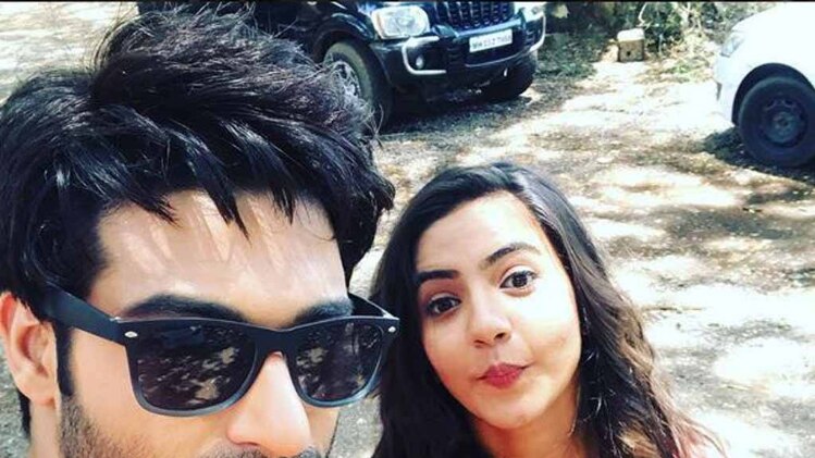 चकोर और सूरज बारिश में कर रहे हैं रोमांस