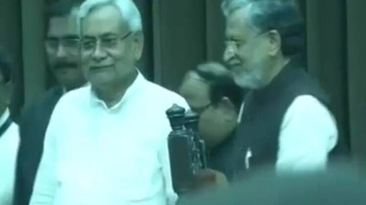 100 खबरें: बिहार में नीतीश कुमार का आज शक्तिपरीक्षण