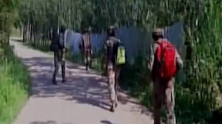 आतंकी फरार