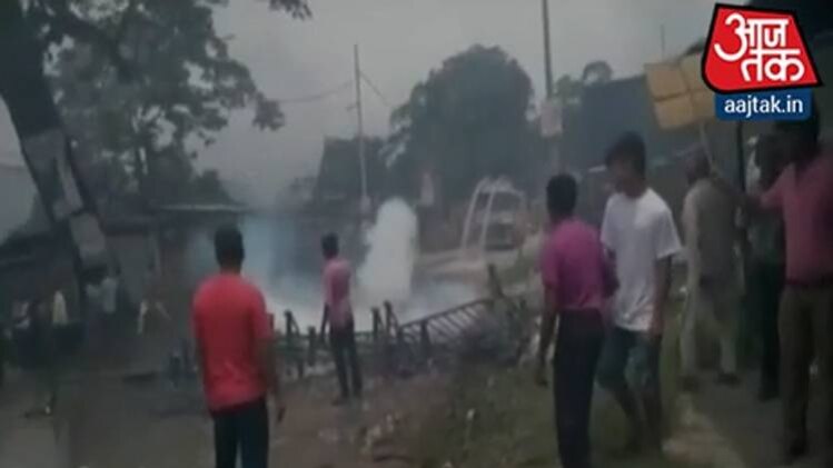 गोरखा जनमुक्ति मोर्चा और पुलिस के बीच भिड़ंत