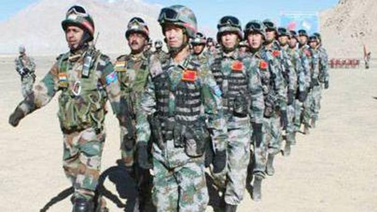 भारत और चीन की सेना आमने-सामने