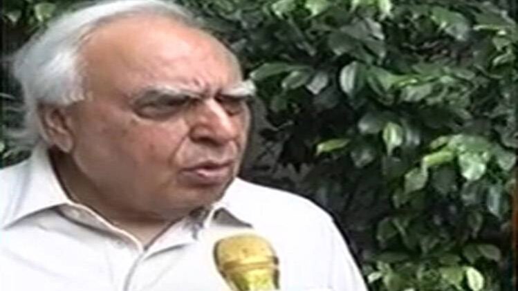 कपिल सिब्बल बोले- लापता भारतीयों पर सही जानकारी दे सरकार