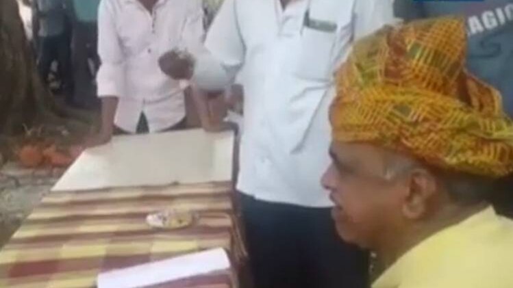 जब किसान पर बरसे शिवराज के विधायक