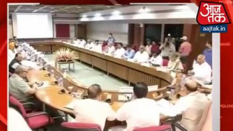 10 मिनट में 50 खबरें