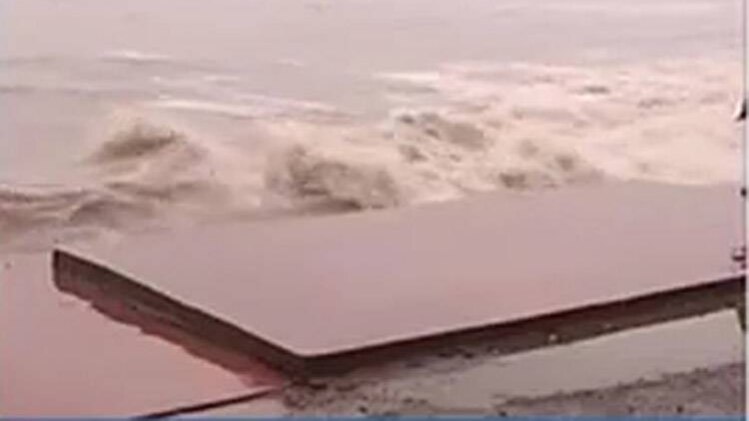 मुंबई में जल प्रहार, हाई टाइड का अलर्ट जारी