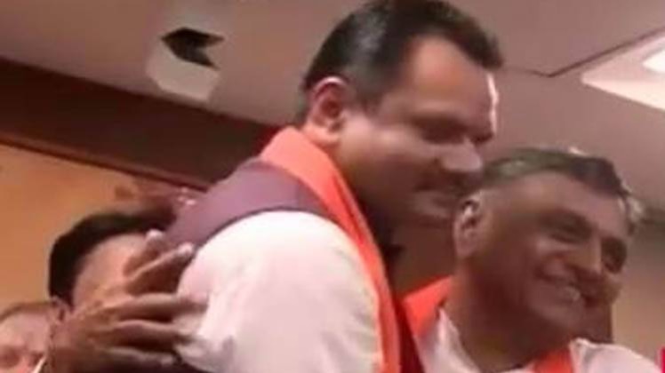 नॉनस्टॉप 100: घर बचाने में जुटी गुजरात कांग्रेस!