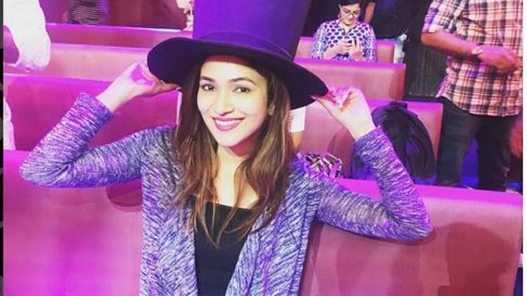 रोबोट बहू का सास बहू और बेटियां संग डे आउट