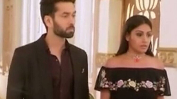 अनिका के पास डिवोर्स पेपर्स लेकर पहुंचा शिवाय