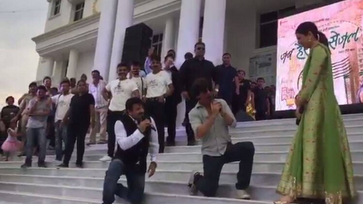 shah rukh khan singing bhojpuri song for anushka sharma