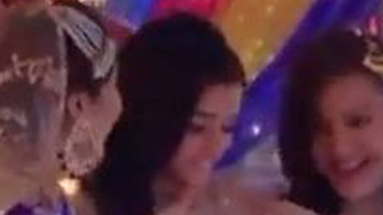 सास बहू और बेटियां