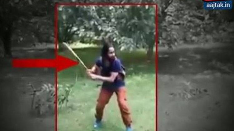 क्रिकेट खेलते आतंकी