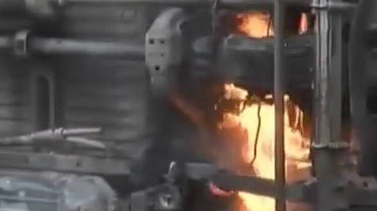 नॉनस्टॉप 100: एक साथ देखिए सभी बड़ी खबरें