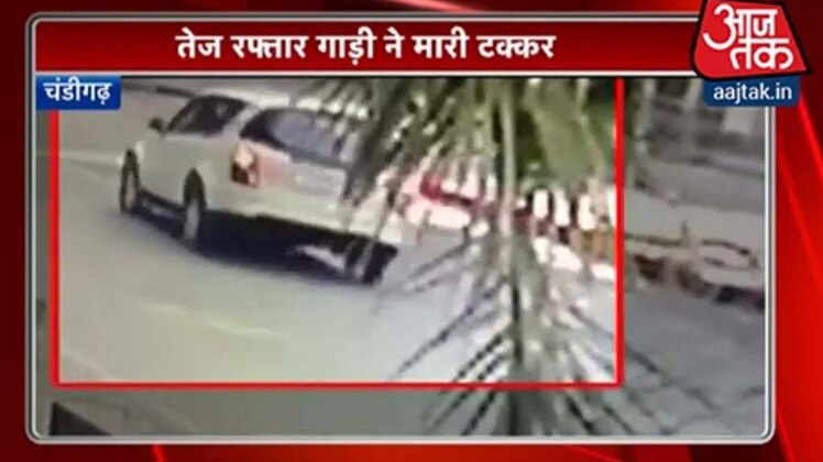 कार ने मारी टक्‍कर