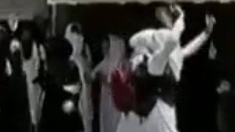 सुरक्षा बलों के साथ प्रदर्शनकारियों की हुई झड़प