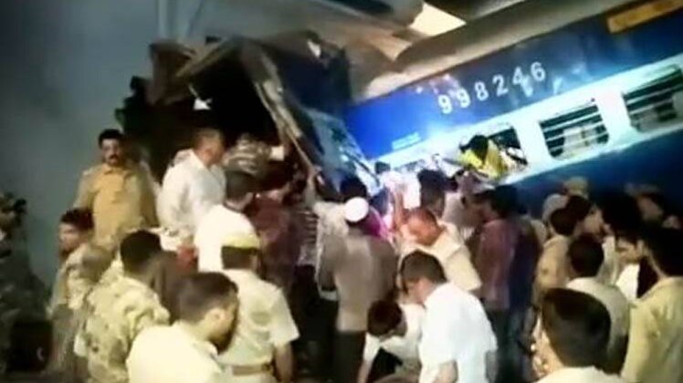 शतक आजतक में एक साथ देखिए सभी बड़ी खबरें