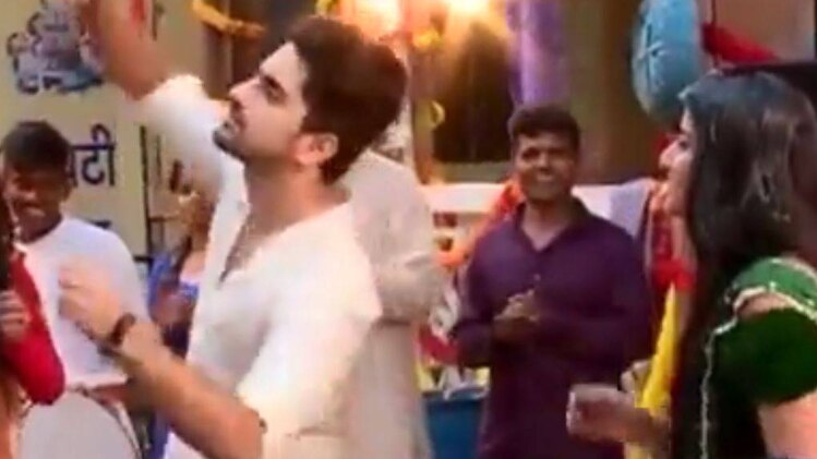 दही-हांडी की धूम में मस्त हुए अवनि के नील