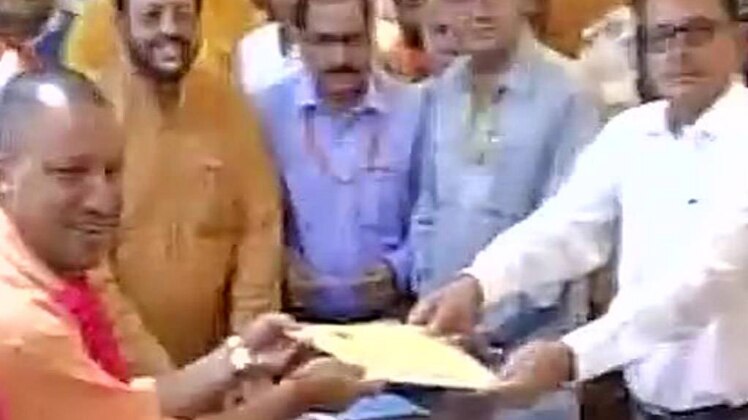 योगी आदित्यनाथ